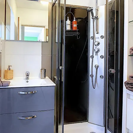 Apartmán - Terrasse Privee, Animaux Acceptes, Parking Prive Gratuit, Accueil Velo Saint-Omer (Pas-de-Calais)