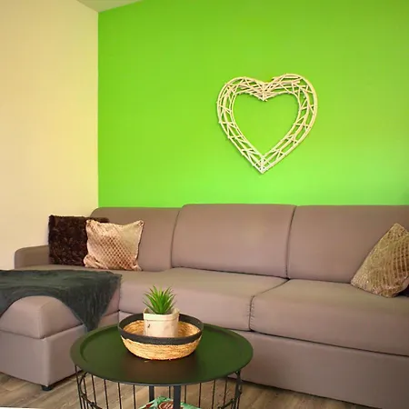 Apartmán - Terrasse Privee, Animaux Acceptes, Parking Prive Gratuit, Accueil Velo Saint-Omer (Pas-de-Calais)