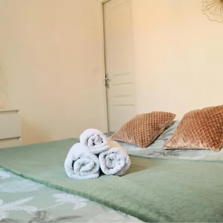 Apartmán - Terrasse Privee, Animaux Acceptes, Parking Prive Gratuit, Accueil Velo