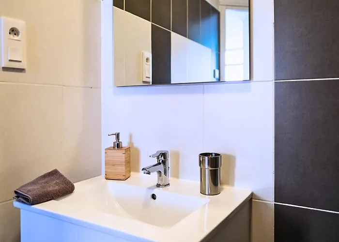 Appartamento - Terrasse Privée, Animaux Acceptés, Parking Gratuit, Accueil Vélo *